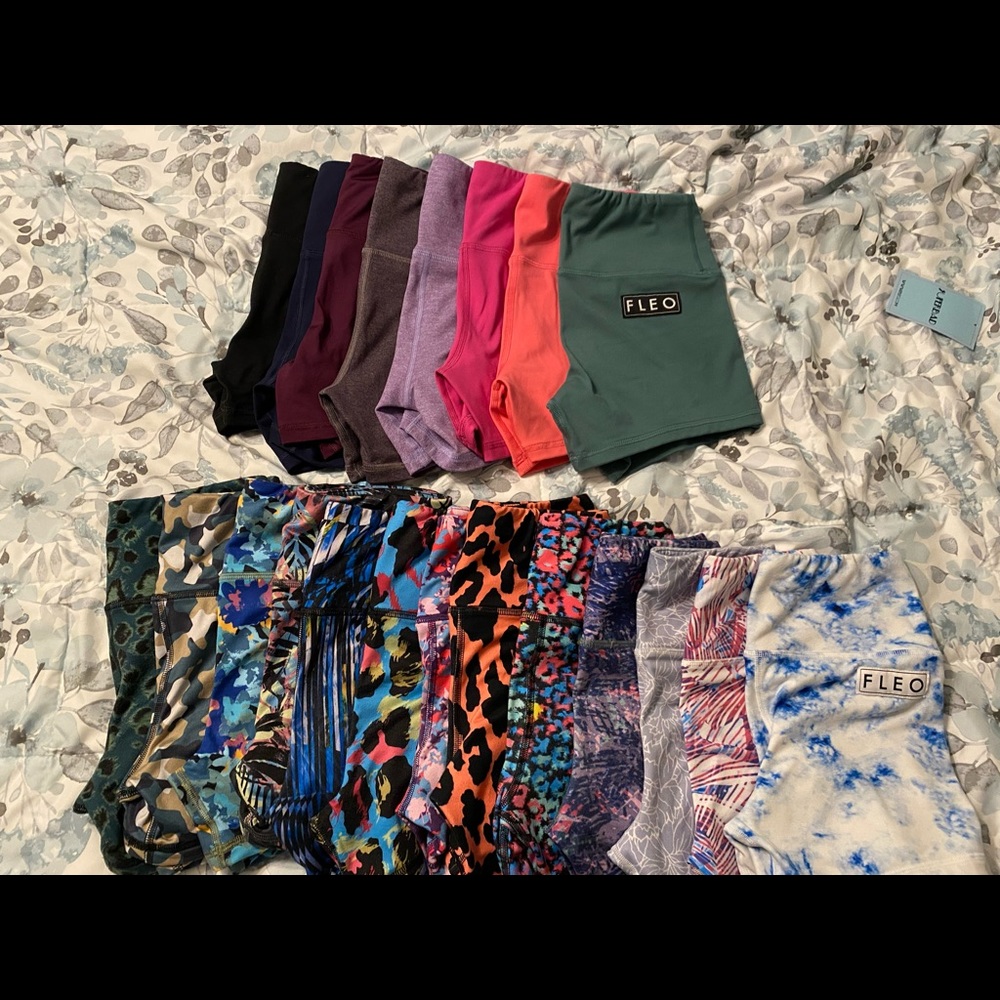 Assortment of XS Fleo Power Highrise shorts